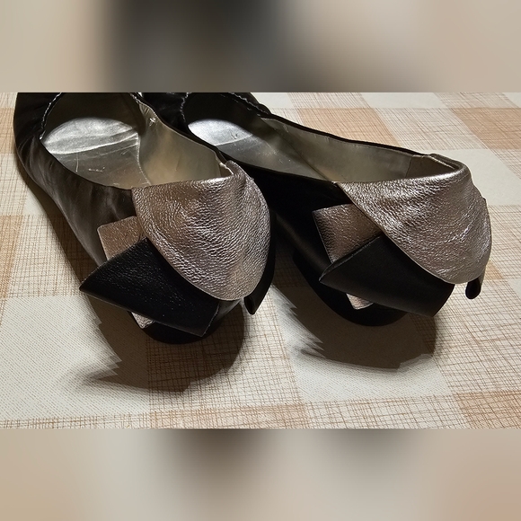 Nine West Women's Moyen Flat Black Leather Ballerina, 7½ B-5 - Picture 5 of 7